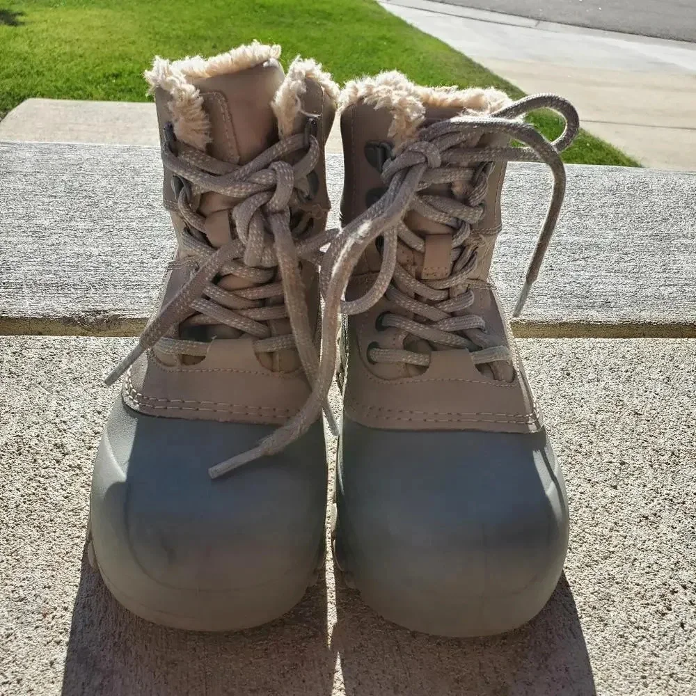 All in Motion Girls Leather Waterproof Winter Snow Boots Size 13